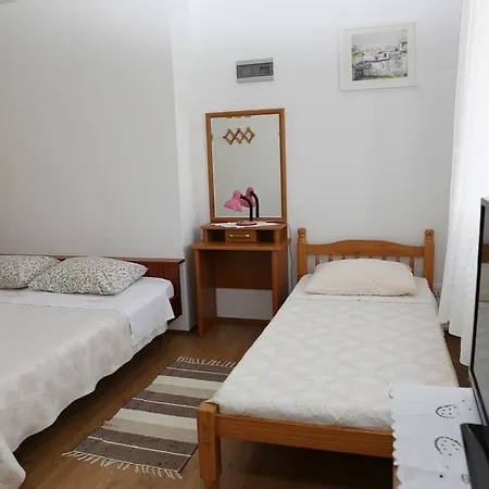 Apartment Apartmani Boris *